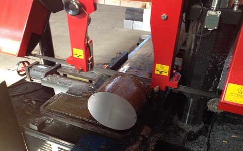 双峰卧式带锯床加工时出现明显振荡如何排查？